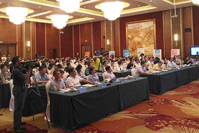 19日，“2017中国国际物联网高峰论坛”在厦门隆重举行。大会受到各方关注，来自国家、省、市各相关部门，科研院所及产业界代表出席。佰马科技作为物联网代表企业受邀参加。