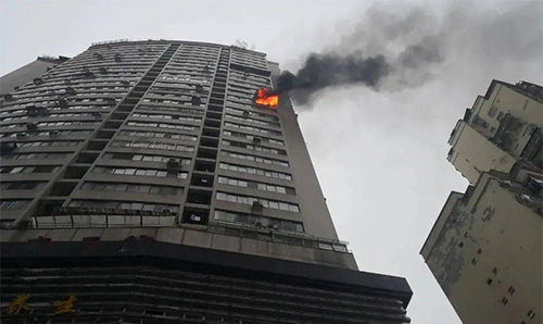 针对各类高层、大型建筑消防管理需求，可以通过部署智能传感器、智能监控、佰马智能边缘网关等设备，提高火灾隐患感知灵敏度和应急响应速度，从而预防火灾的产生和扩散，对于减少火灾损失具有重要意义。