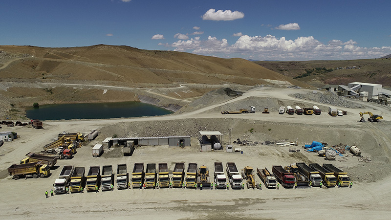 矿区工程车.jpg 矿区工程车.jpg