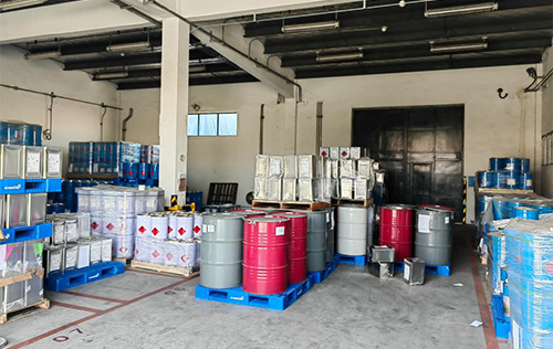 危险品仓储的安全管理面临诸多隐患和挑战，边缘智能网关凭借其强大的本地数据处理能力、低延迟响应和高可靠性，为构建危险品仓储安全监测及预警系统提供了有效解决方案。