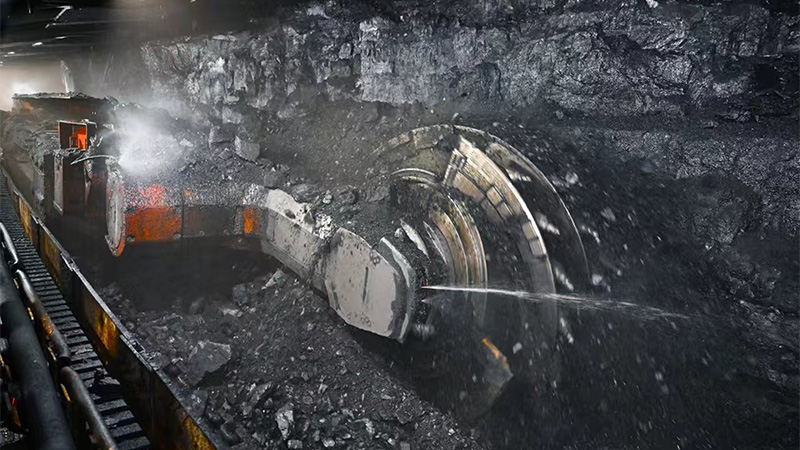 煤矿井下采掘.jpg 煤矿井下采掘.jpg