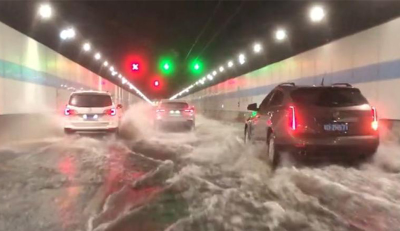 隧道积水.jpg 隧道积水.jpg