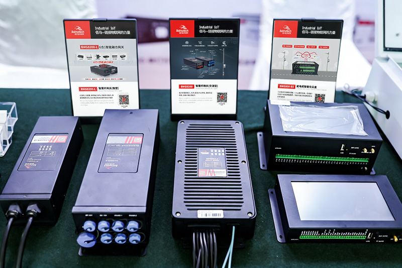 智慧杆网关产品线.jpg 智慧杆网关产品线.jpg