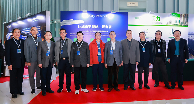 大会与会专家代表.jpg 大会与会专家代表.jpg