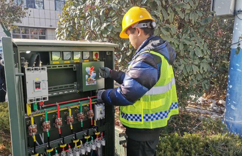 路灯配电柜巡检维护.jpg