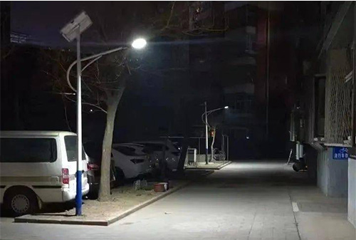 在城市众多老旧小区中，基础设施老化、公共服务滞后、管理手段粗放等问题日益凸显。智慧灯杆搭配智能网关的应用，补齐了老旧小区在生活服务上的短板，构建起“感知-分析-服务”的完整闭环，为居民创造更安全、便捷、宜居的生活环境。