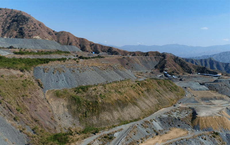 矿山排土场.jpg 矿山排土场.jpg