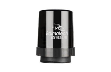 佰马LoRa（NEMA）单灯控制器具有通信距离远、通信速度快、通信功耗低、部署便捷等优点，采用行业标准NEMA底座，兼容国际NEMA接口，安装简单方便，专门面向远距离大范围灯网集中监测和策略管理需求。